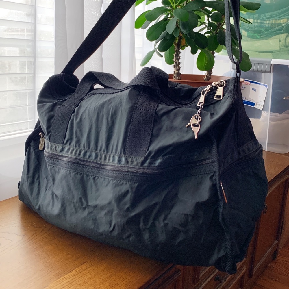Black LeSportsac Gym Bag 🖤